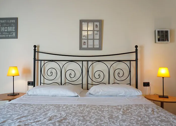 La Fattoria Del Boschetto カントリーハウス フォンタネッラート